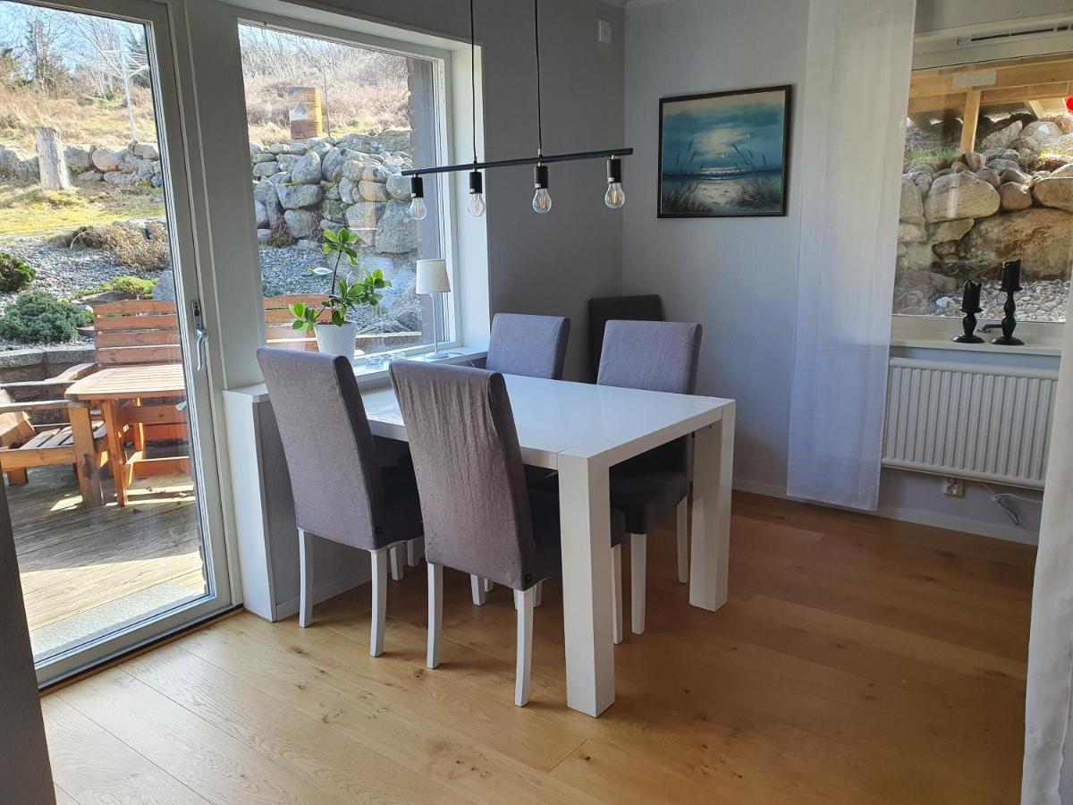 Skaergardsidyll Pa Bjoerkoe Med Gangavstand Till Havet Skarvik Bagian luar foto