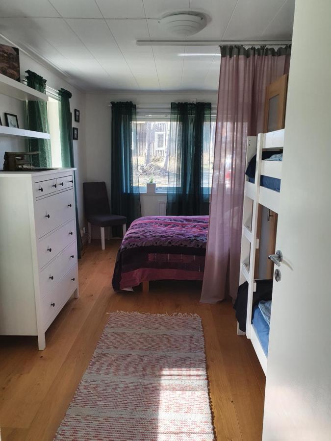 Skaergardsidyll Pa Bjoerkoe Med Gangavstand Till Havet Skarvik Bagian luar foto