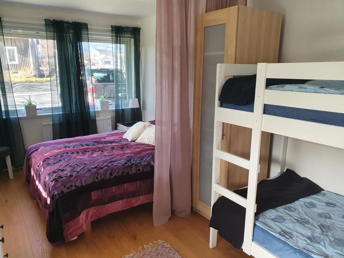 Skaergardsidyll Pa Bjoerkoe Med Gangavstand Till Havet Skarvik Bagian luar foto
