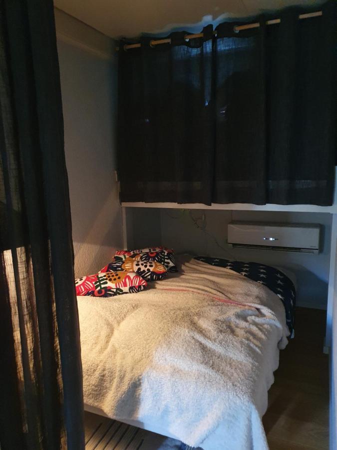 Skaergardsidyll Pa Bjoerkoe Med Gangavstand Till Havet Skarvik Bagian luar foto