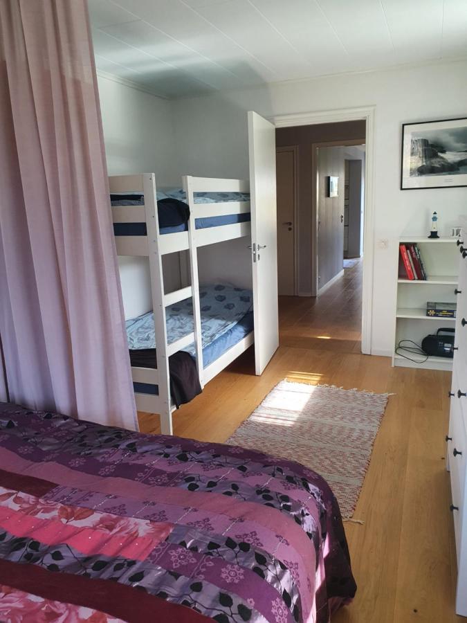 Skaergardsidyll Pa Bjoerkoe Med Gangavstand Till Havet Skarvik Bagian luar foto